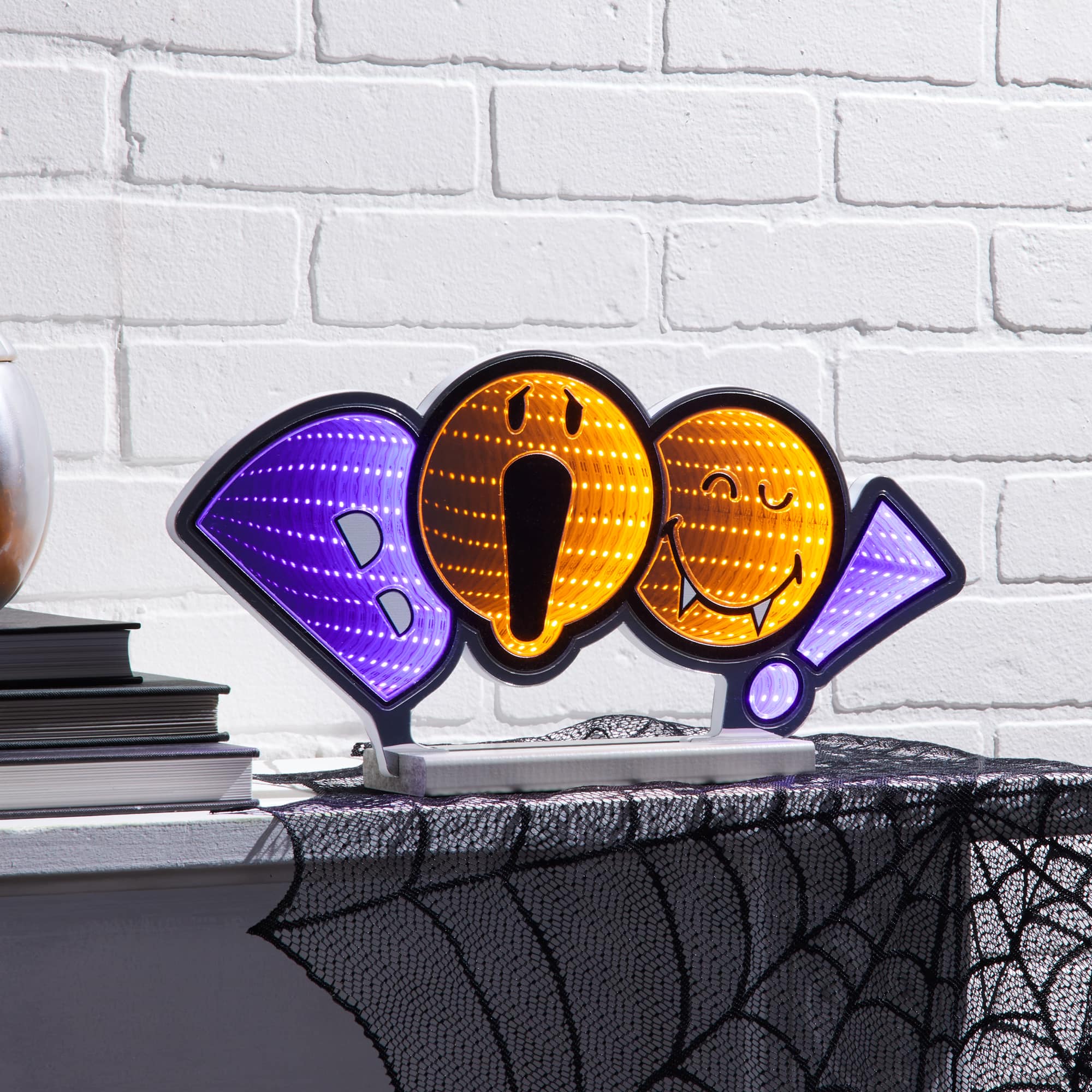 SmileyWorld® 16" Halloween BOO EkkoLight