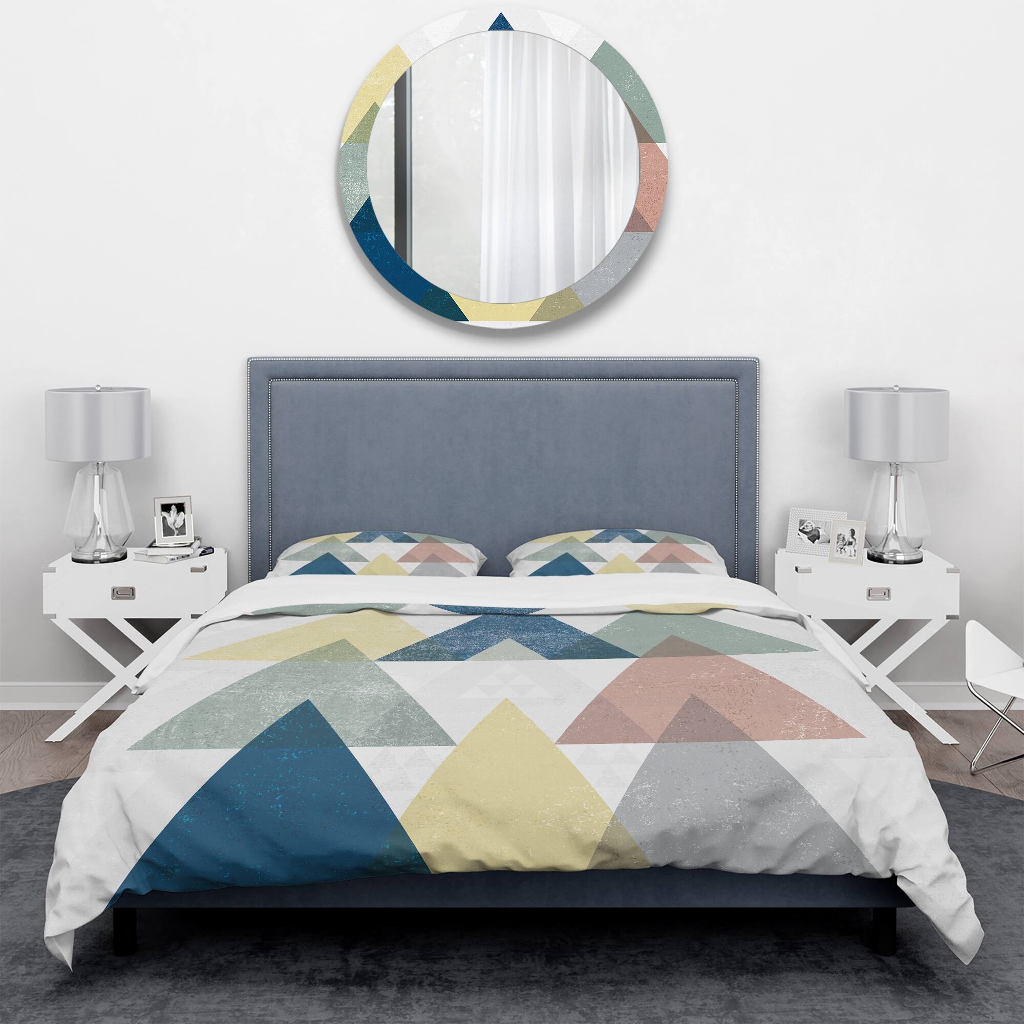 Designart 'Geometrical Composition Triangles II' Geometric Bedding Set - Duvet Cover & Shams