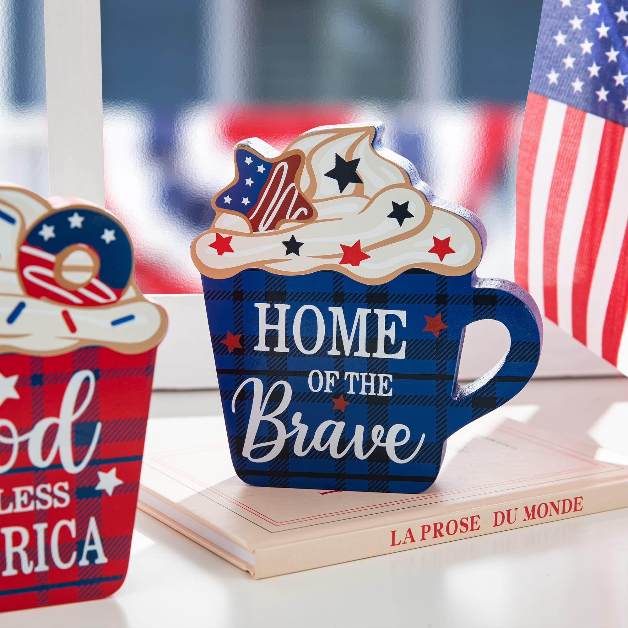 Glitzhome® Patriotic Americana Coffee Cup Table Décor Set