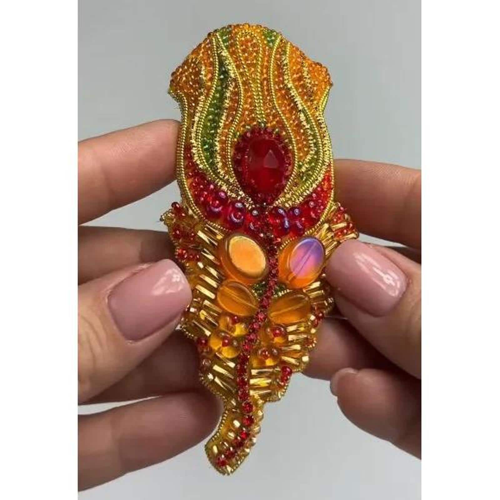 Charivna Mit Symbol of Happiness Brooch Crystal Art Beadwork Kit