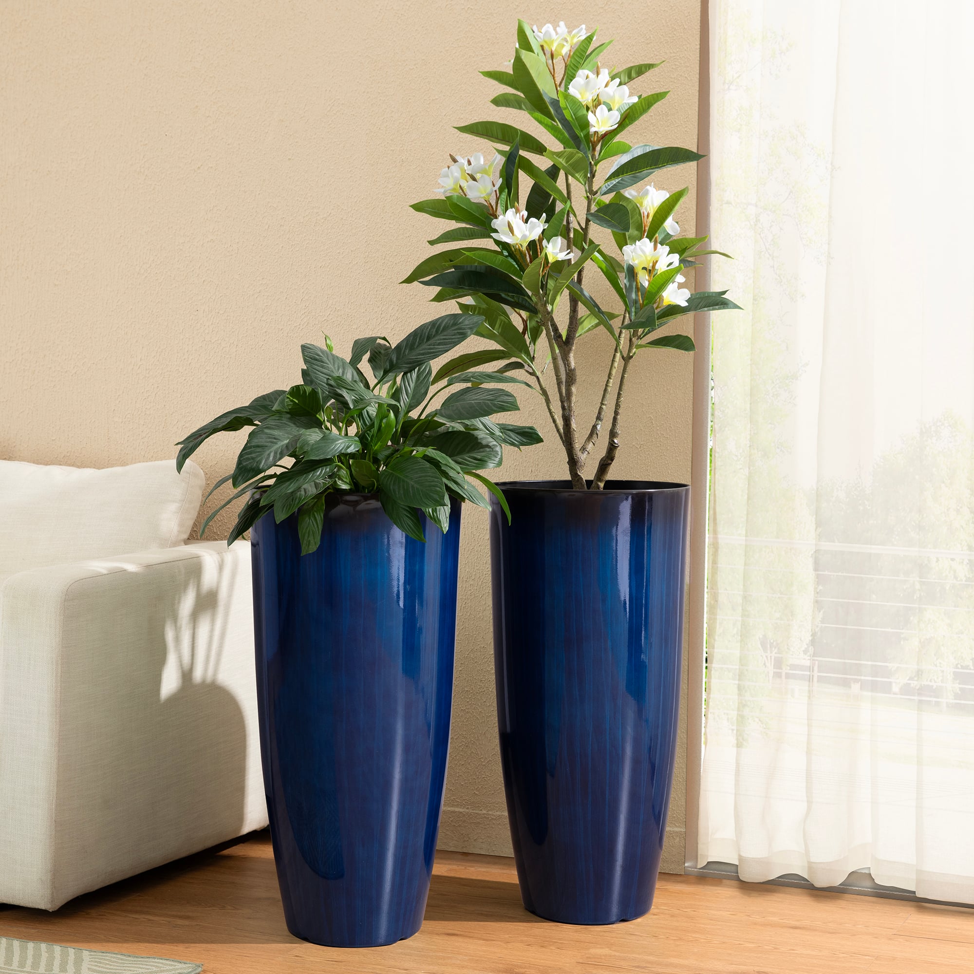Glitzhome® Oversized Gradient Faux Ceramic Tall Plastic Planters