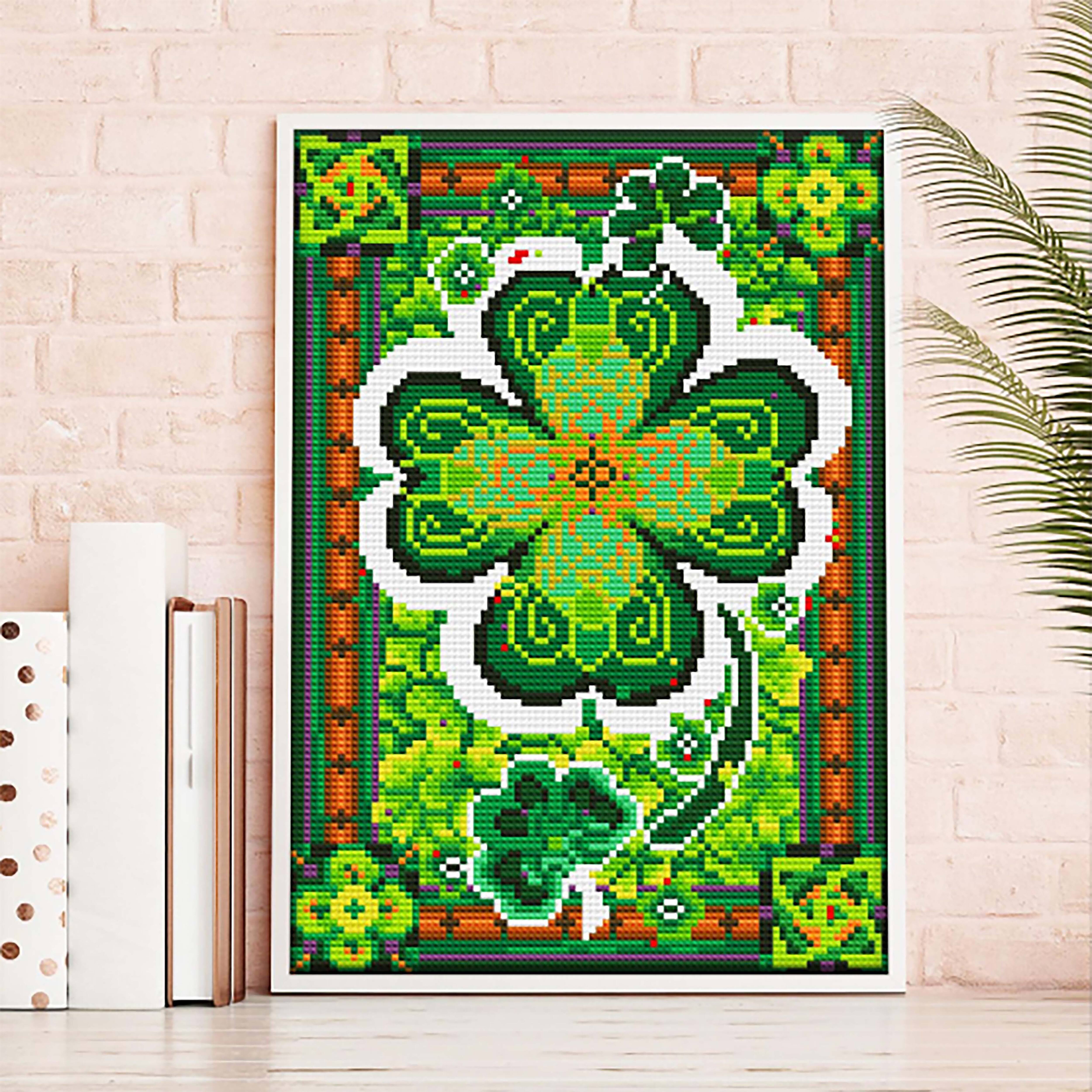 Sparkly Selections Clover Glow in the Dark Diamond Art Kit