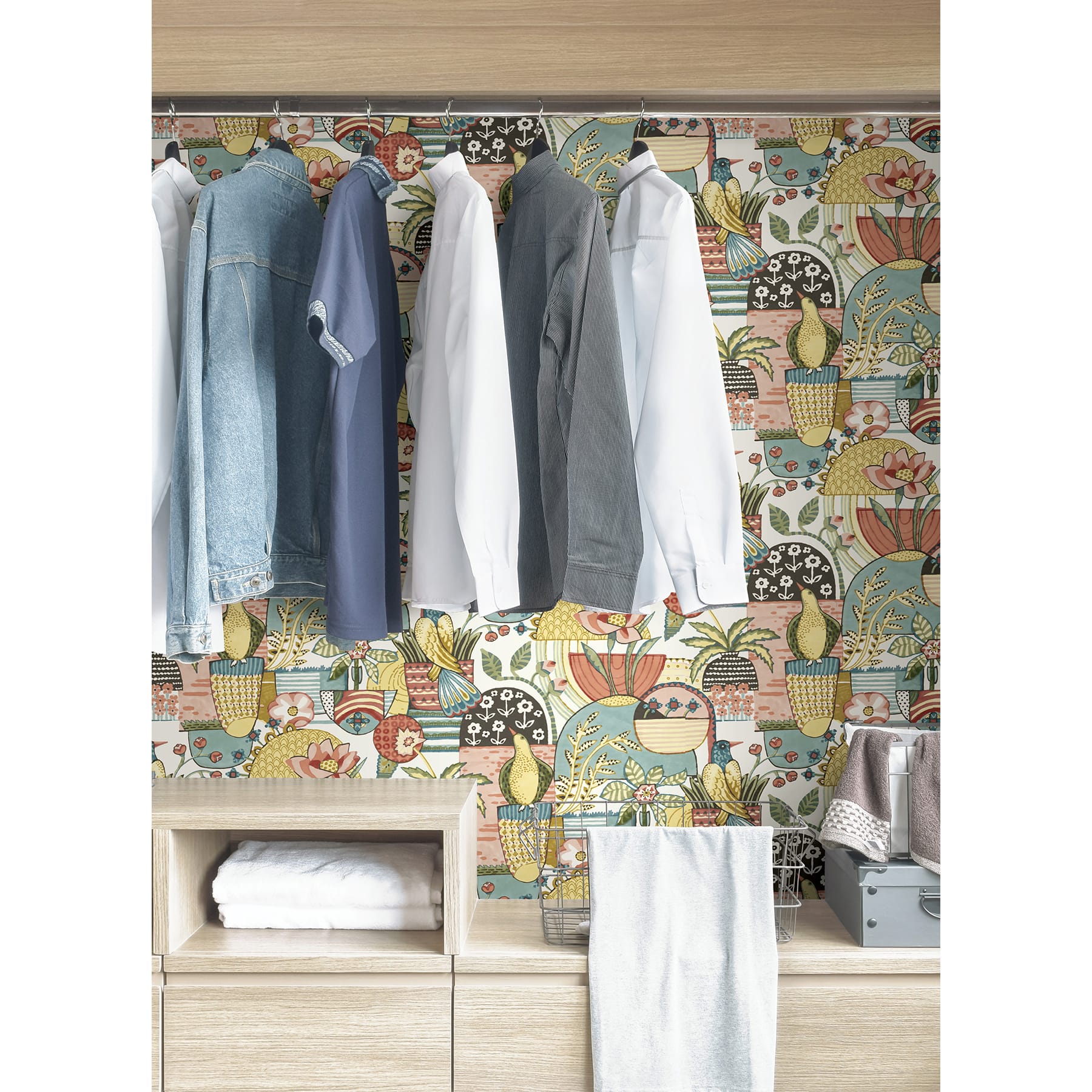 Caroline et Bettina Spice Avriel Peel & Stick Wallpaper