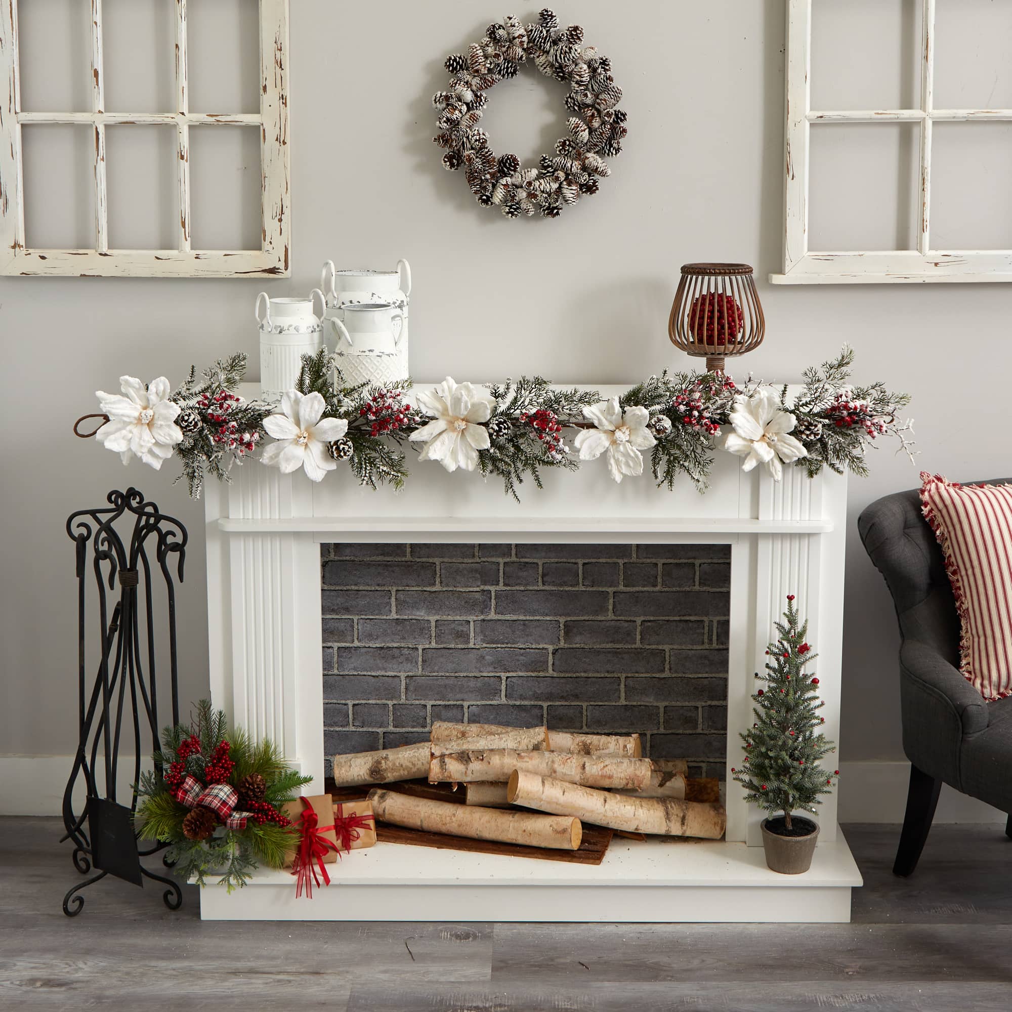 5ft. Frosted Magnolia & Berry Garland