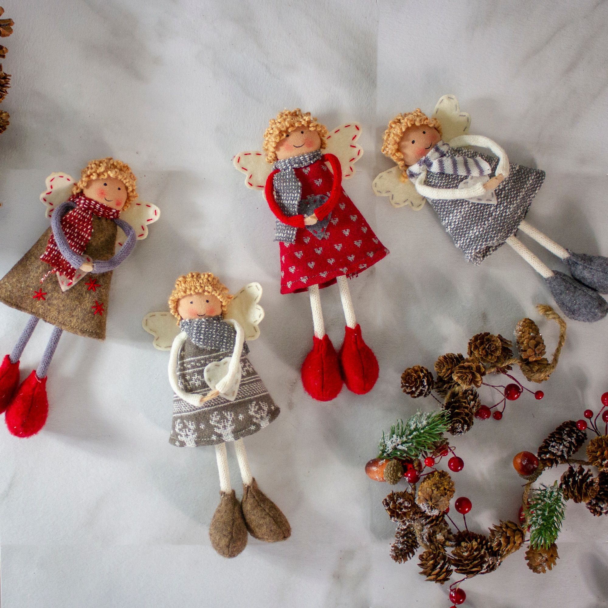 9" Standing Angel Sisters Christmas Décor Set
