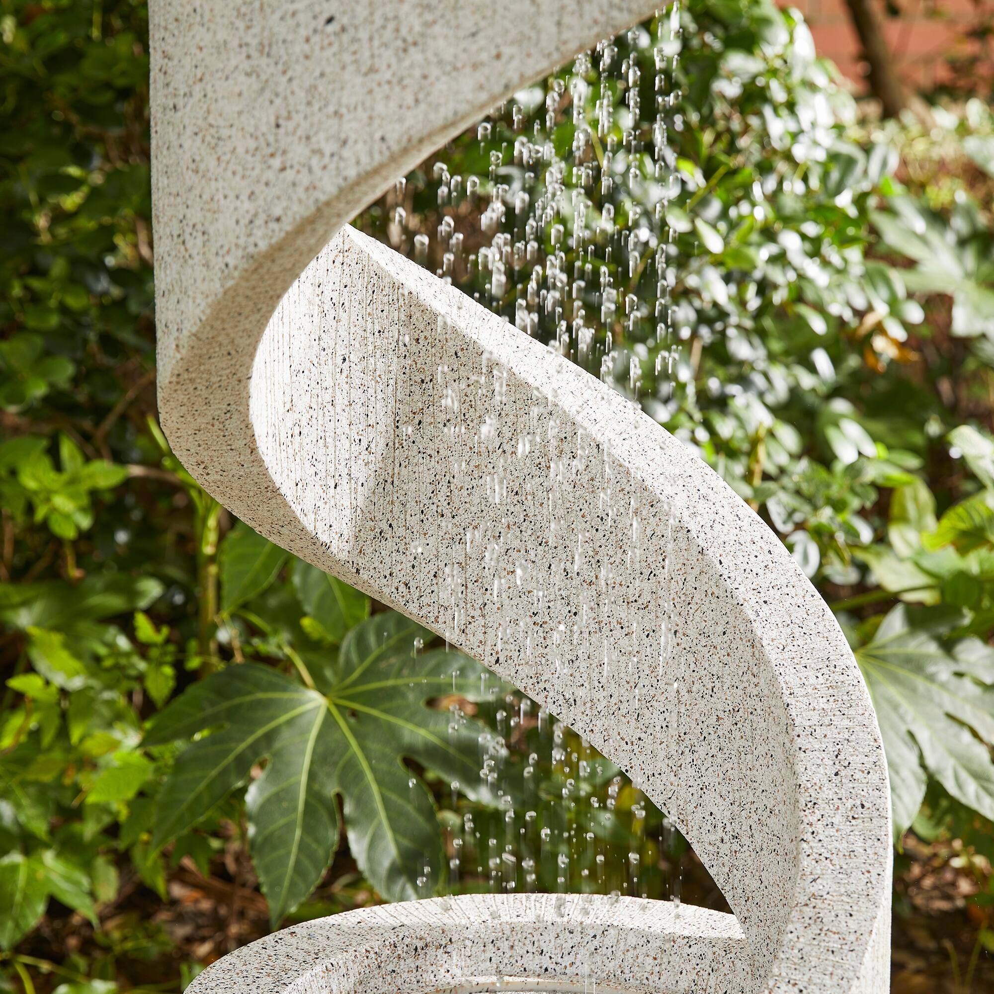 Glitzhome® 3.5ft. Curving Shaped Outdoor LED Fountain