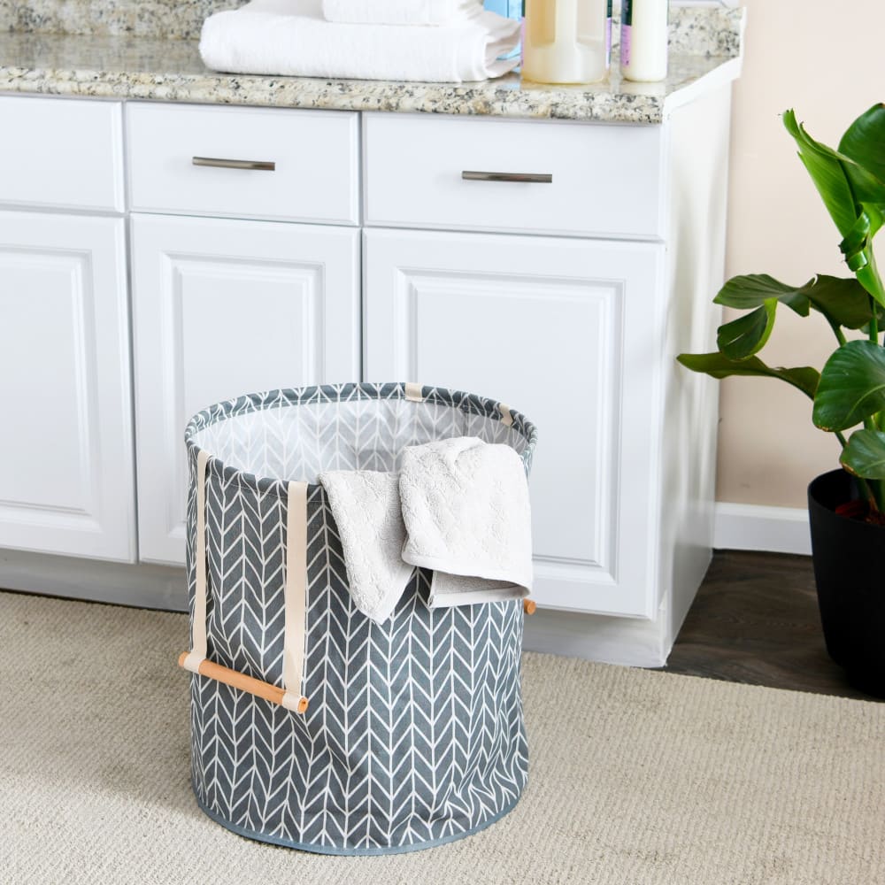 Household Essentials Krush Round Hamper with Wood Dowel Handles