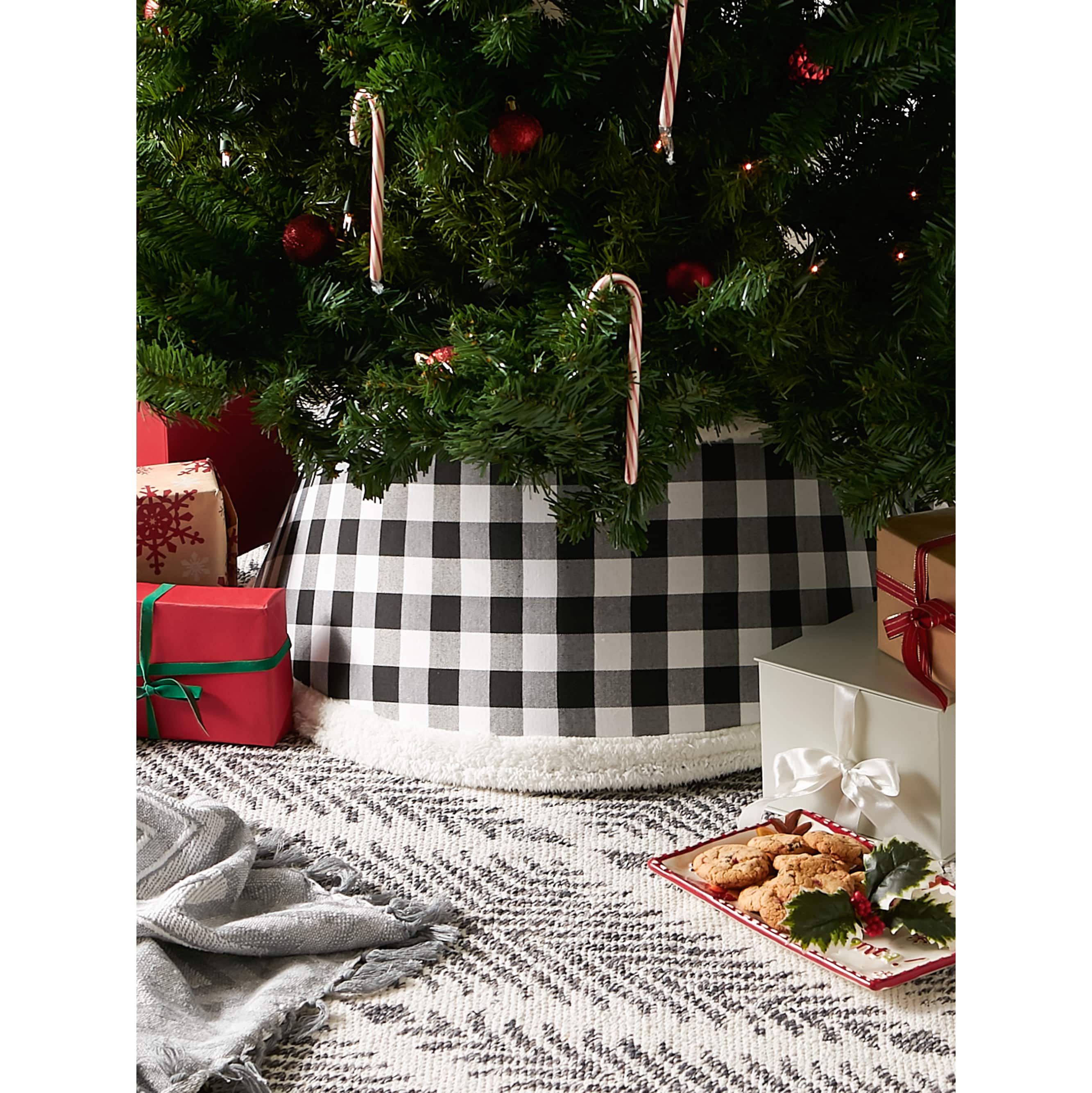 DII® Black & White Buffalo Check Holiday Tree Collar