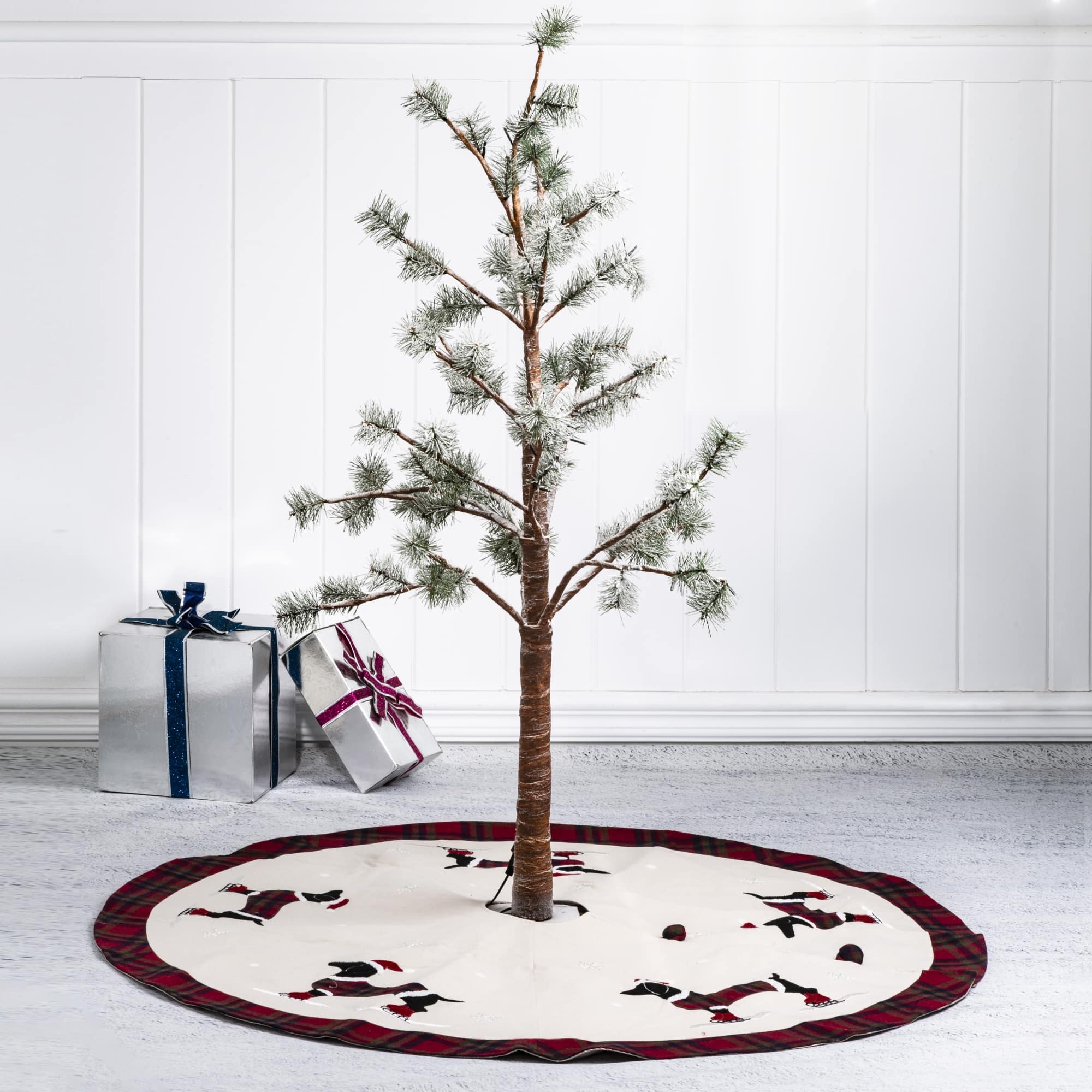Glitzhome® 48" Dachshund Fabric Christmas Tree Skirt
