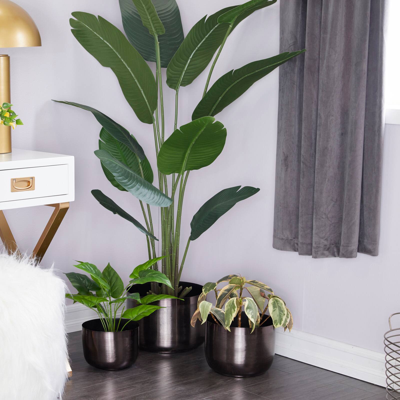 CosmoLiving by Cosmopolitan Iron Modern Planter Set