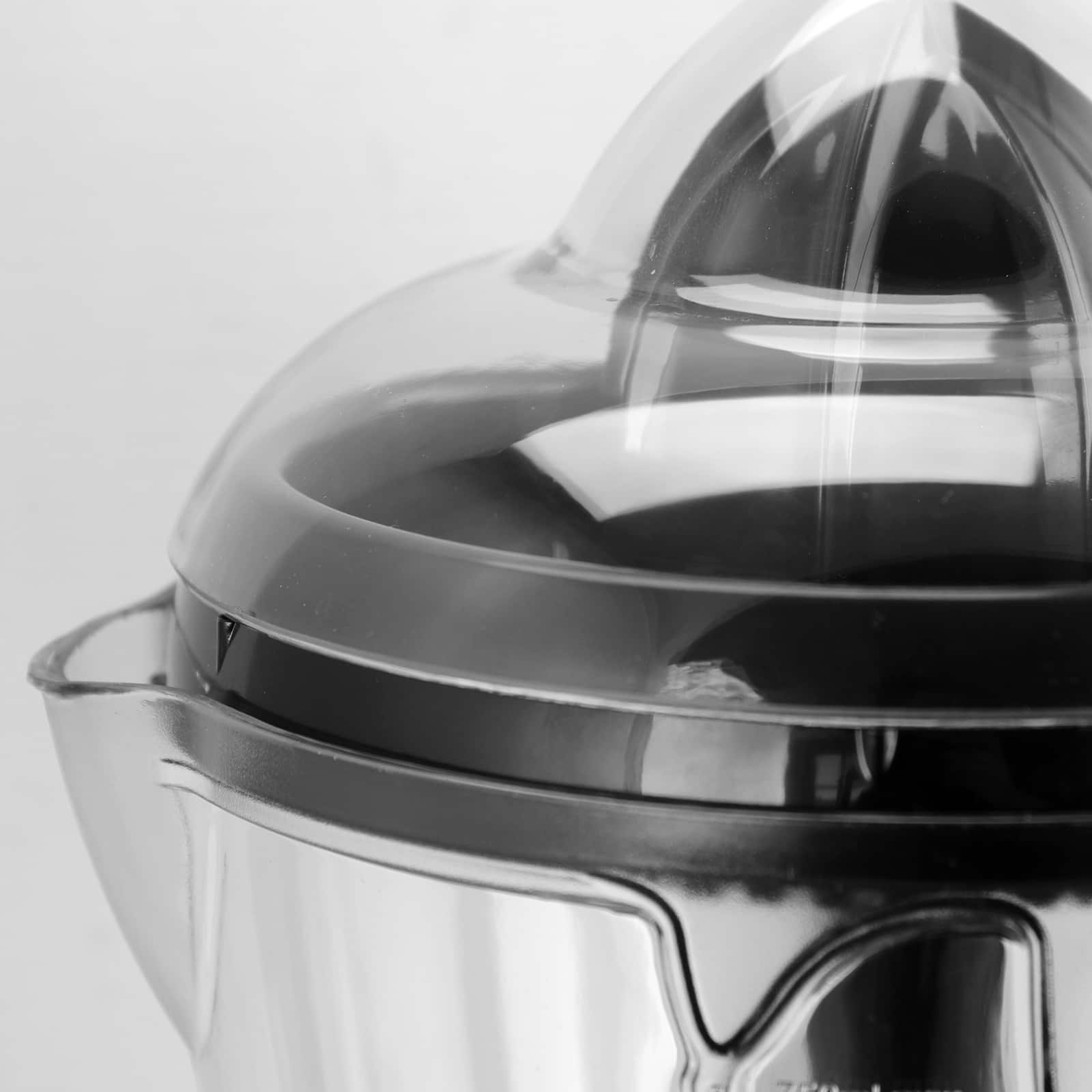 Better Chef 25oz. Black Electrical Citrus Juicer